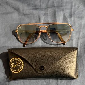 Ray-Ban Women’s Gold Aviator Sunglasses with Green Lenses